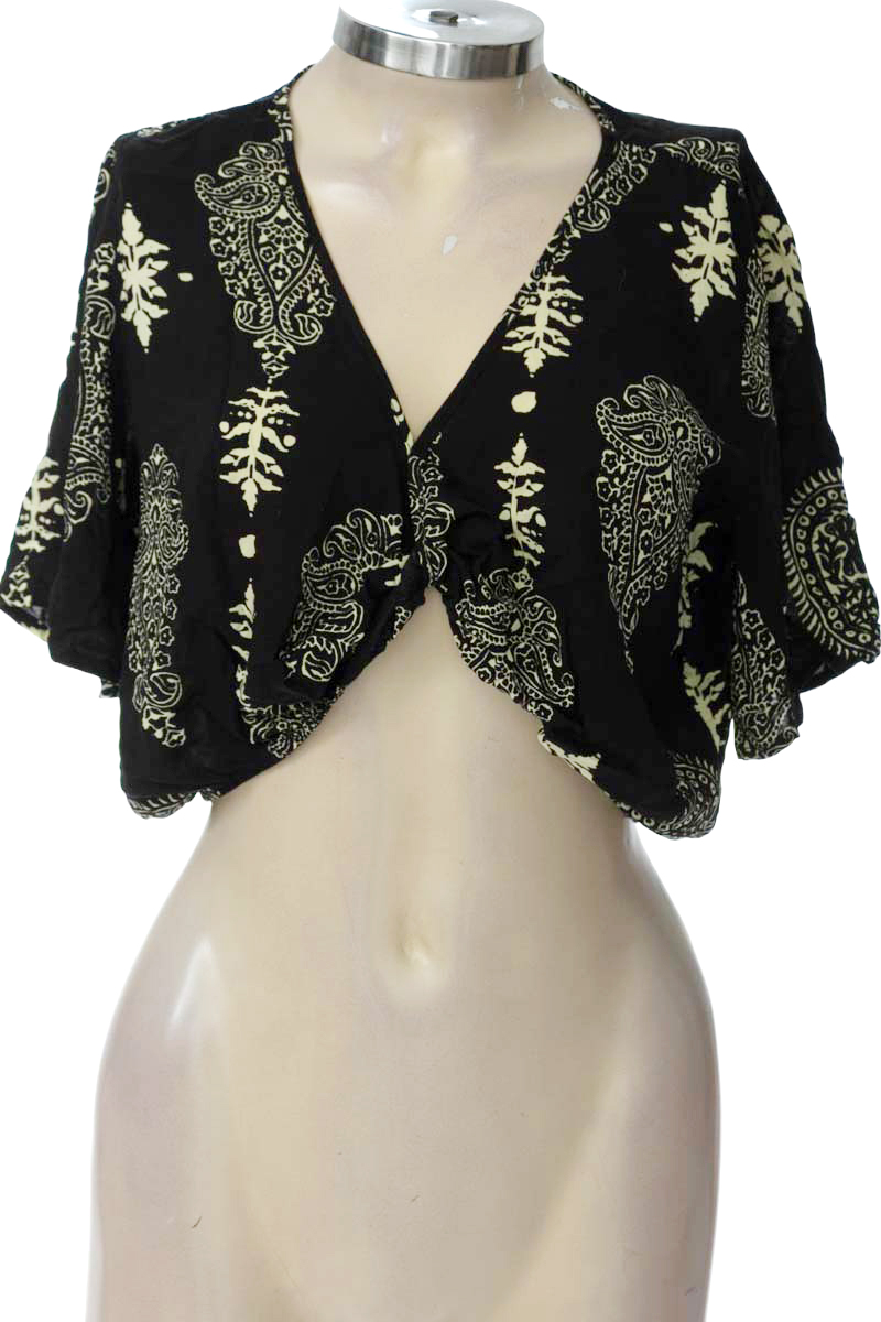 Top / Camiseta color Negro - Yerba Buena