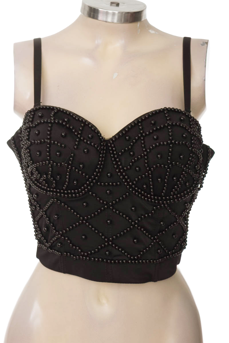 Top / Camiseta color Negro - Closeando