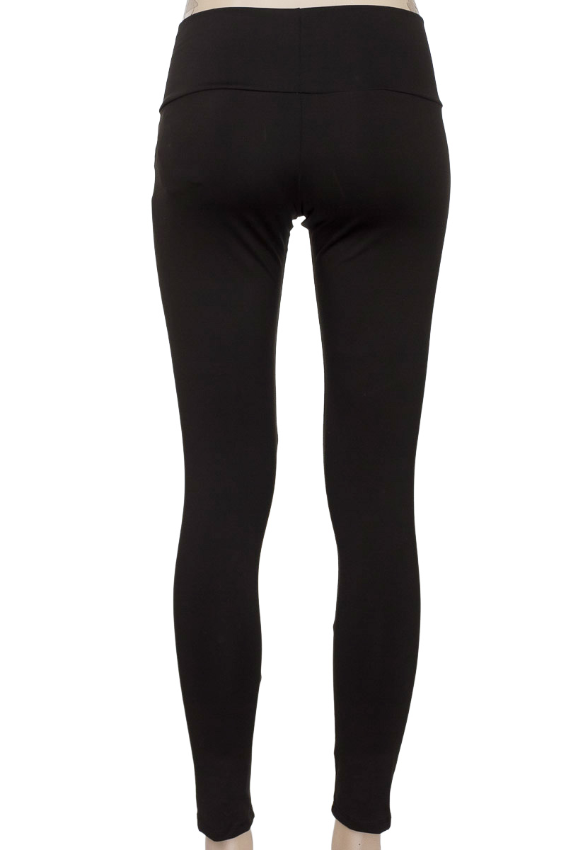 Ropa Deportiva / Salida de Baño color Negro - Alma