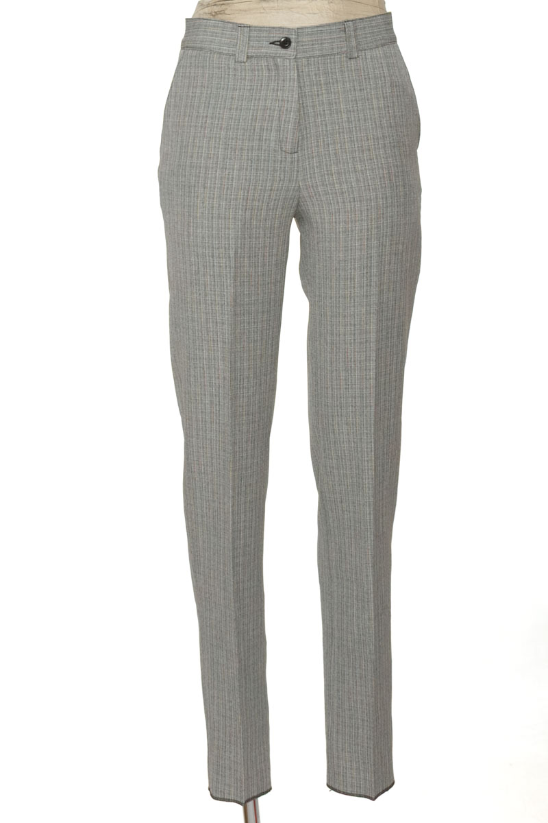 Pantalones color Gris - Closeando