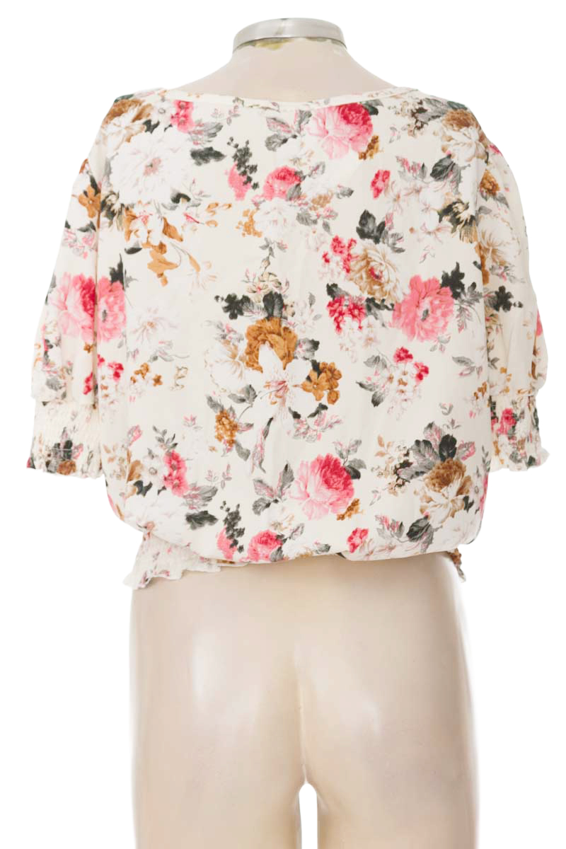 Blusa color Beige - Closeando