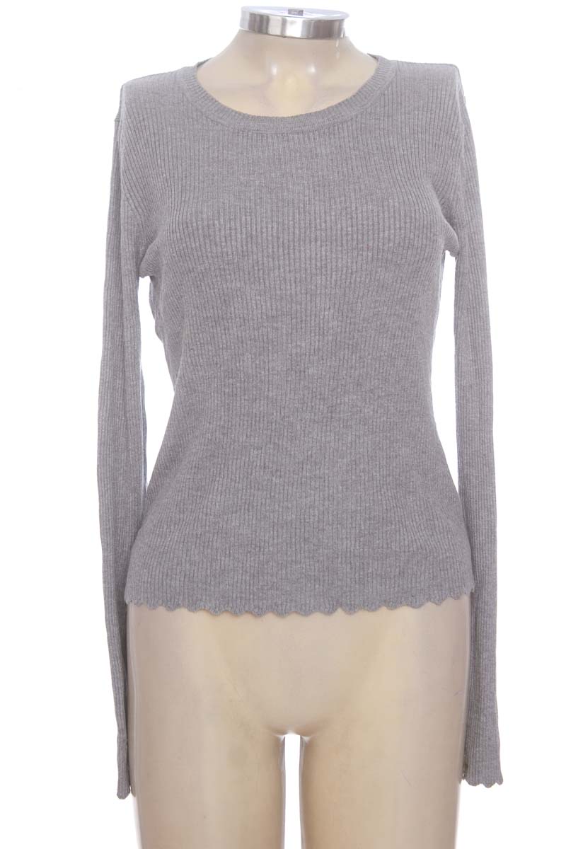 Sweater color Gris - Basement