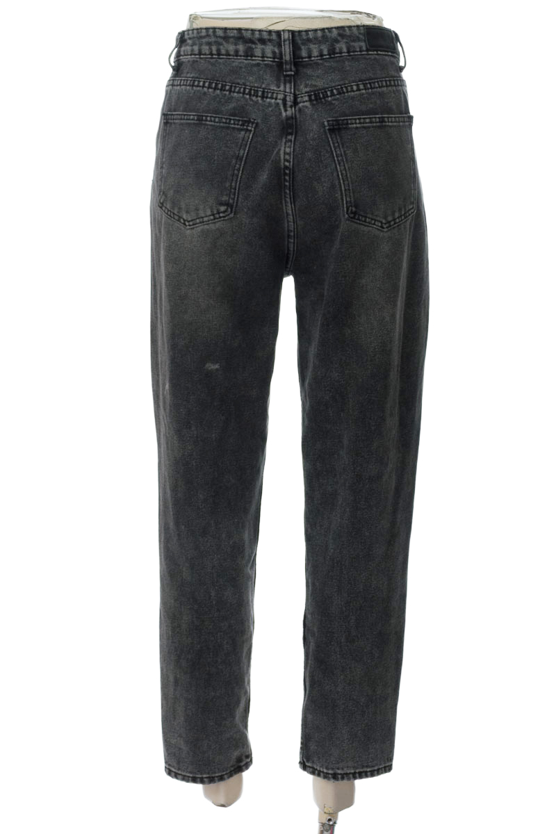 Pantalones color Gris - Basement