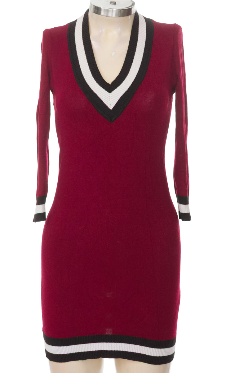 Vestido / Enterizo color Vinotinto - Forever 21