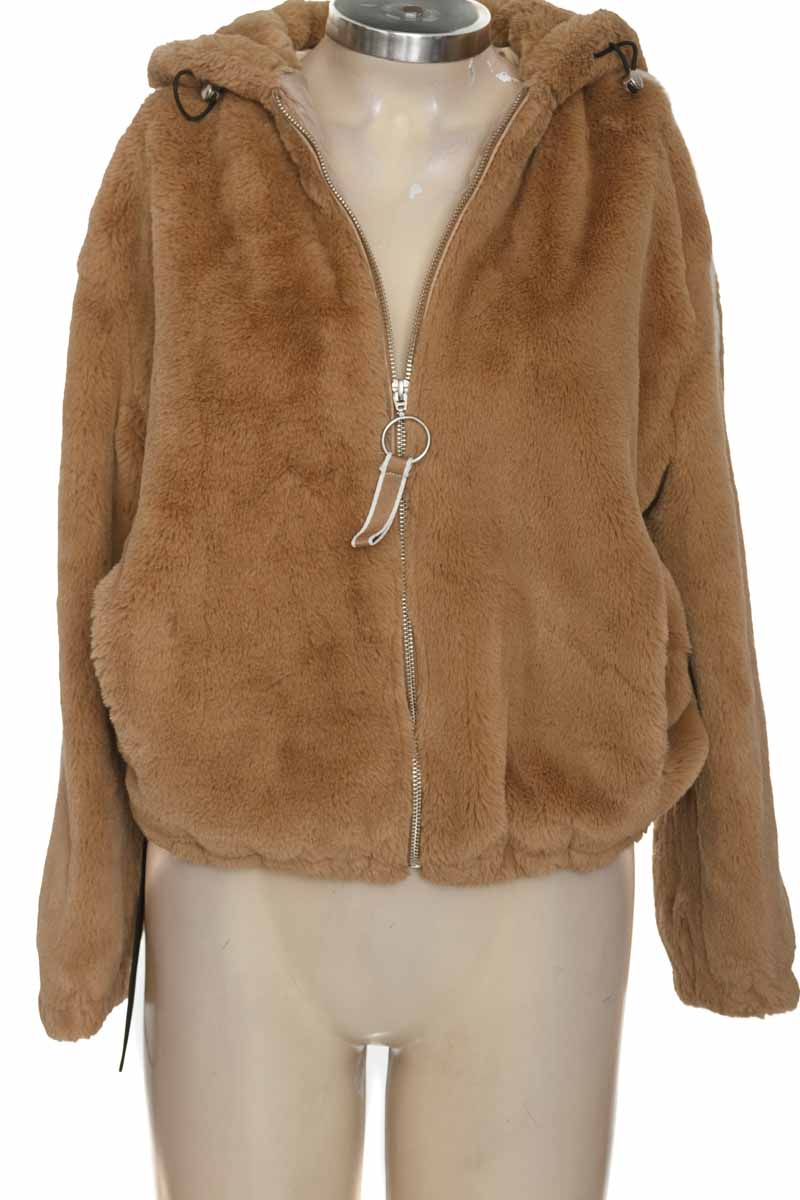 Chaqueta / Abrigo color Café - Bershka
