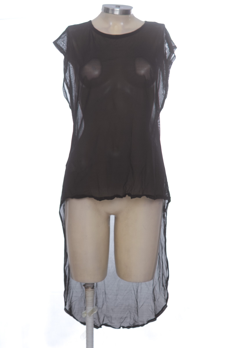 Top / Camiseta color Negro - Carmel
