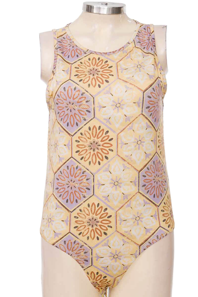 Top / Camiseta color Estampado - PLAN B