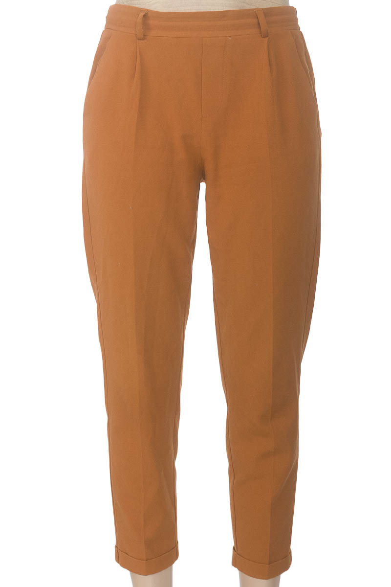 Pantalones color Café - Stradivarius