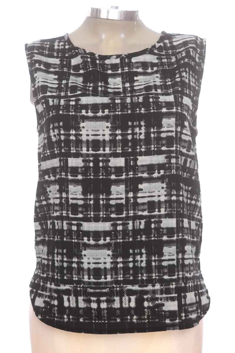 Top / Camiseta color Negro - Lili White