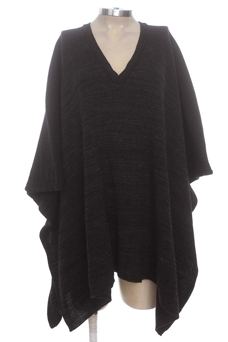 Sweater color Negro - Closeando