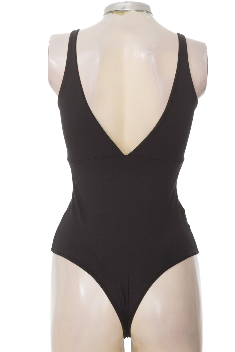 Top / Camiseta color Negro - Love Culture