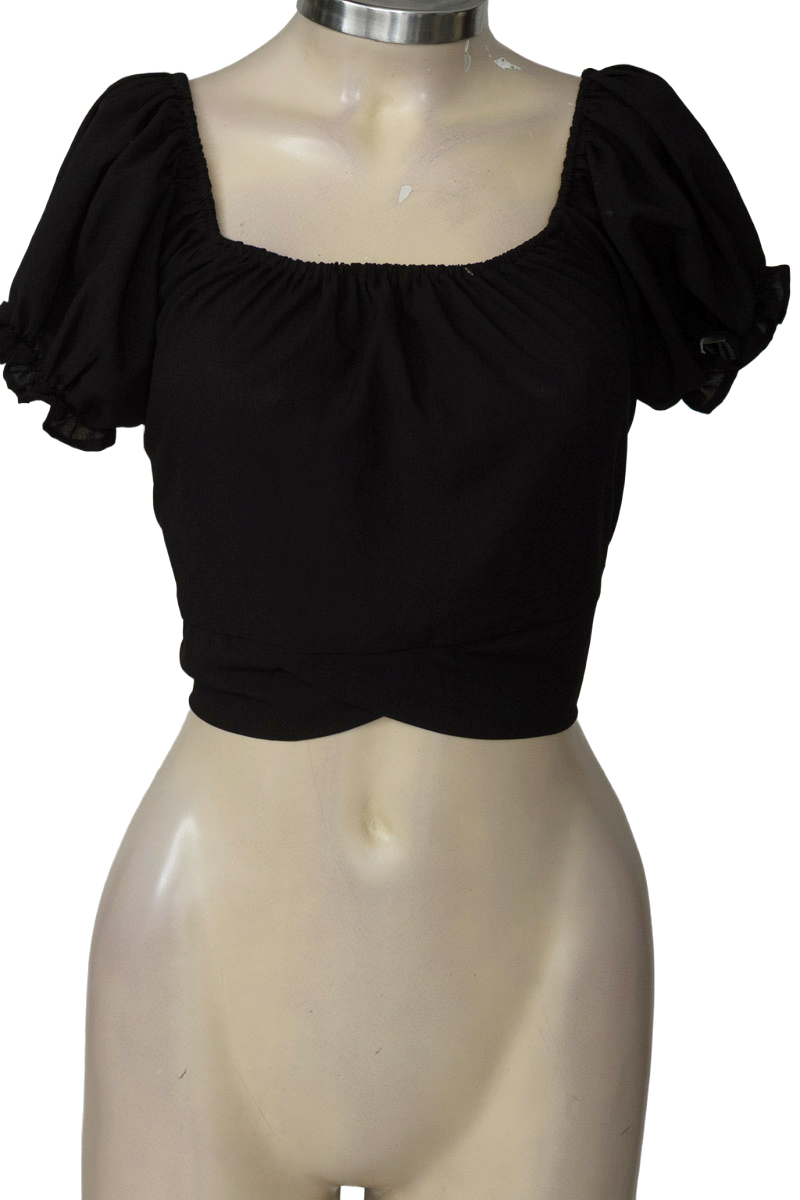 Top / Camiseta color Negro - Closeando