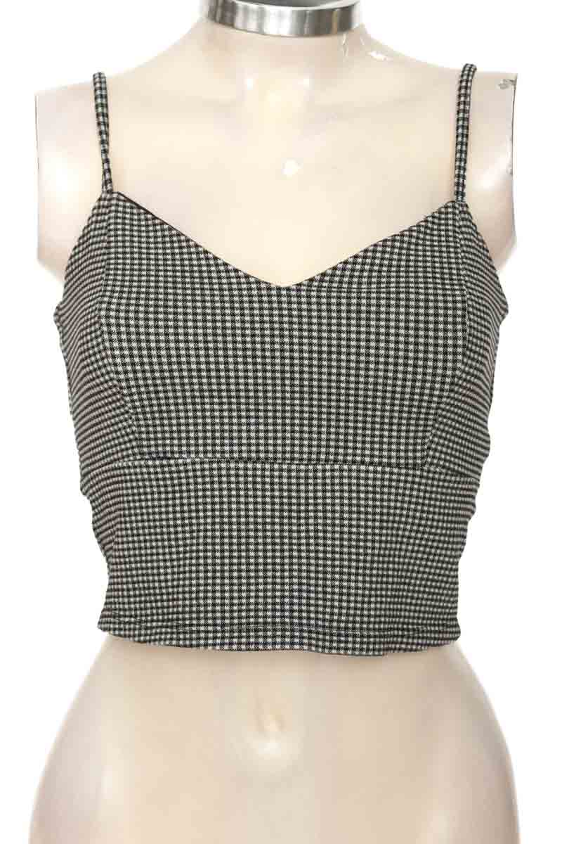 Top / Camiseta color Negro - ELA