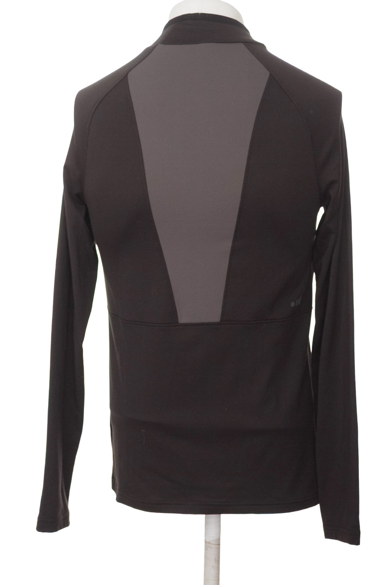 Ropa Deportiva color Negro - DECATHLON