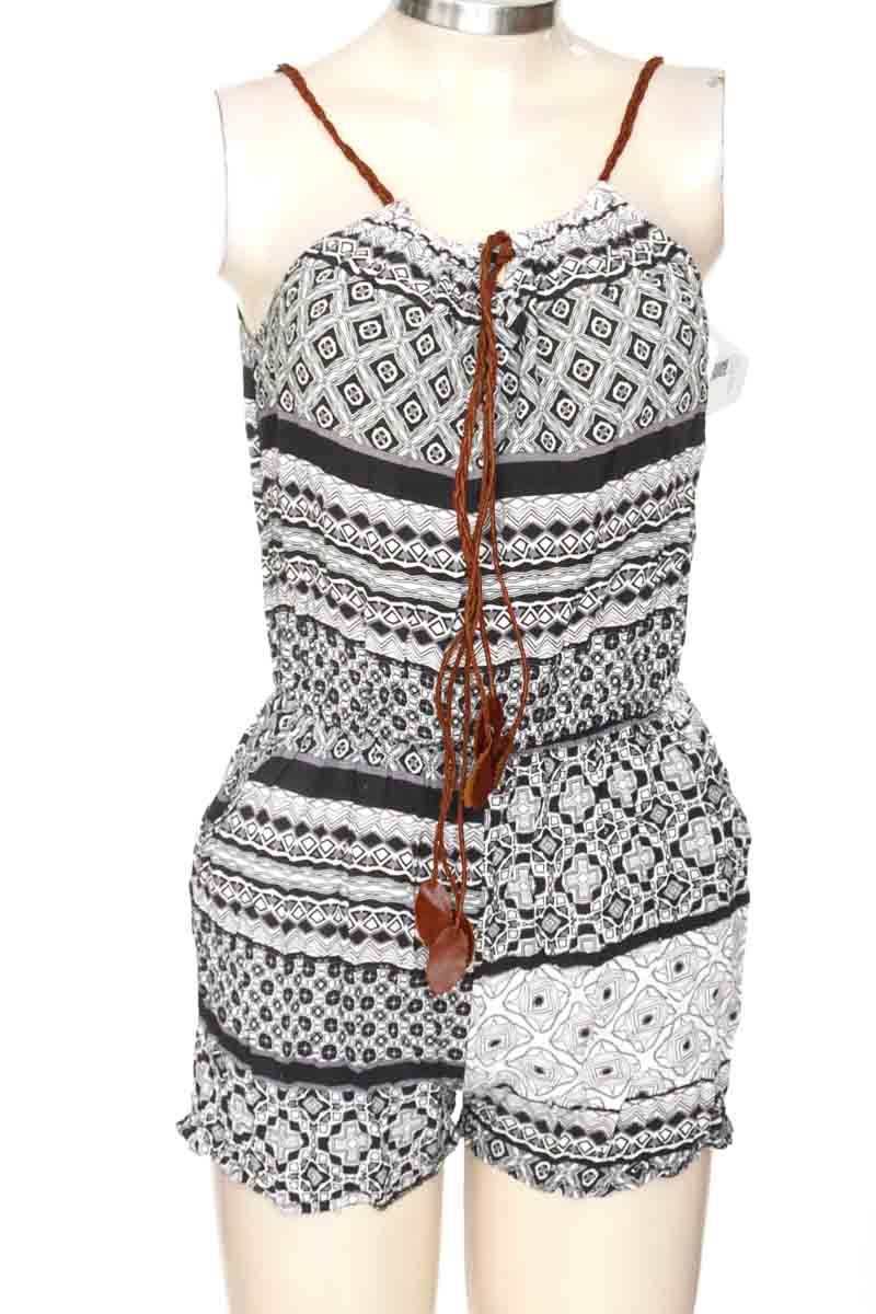 Vestido / Enterizo color Azul - Closeando