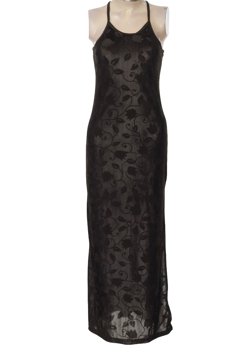 Vestido / Enterizo color Negro - Closeando