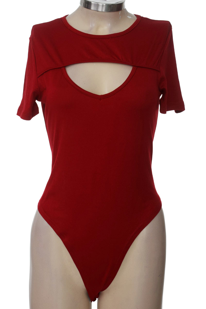 Top / Camiseta color Vinotinto - Closeando