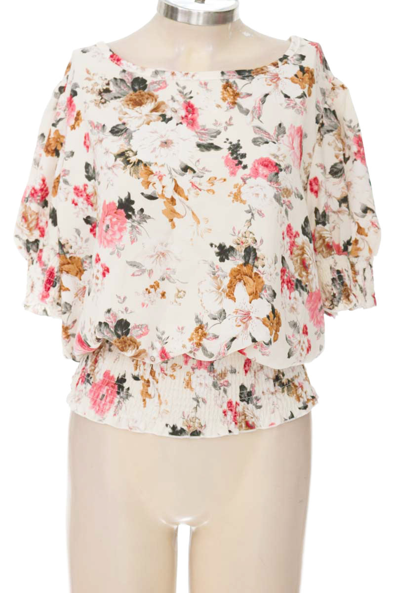 Blusa color Beige - Closeando