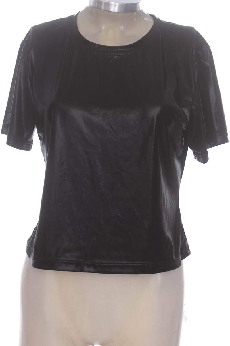 Top / Camiseta color Negro - Closeando