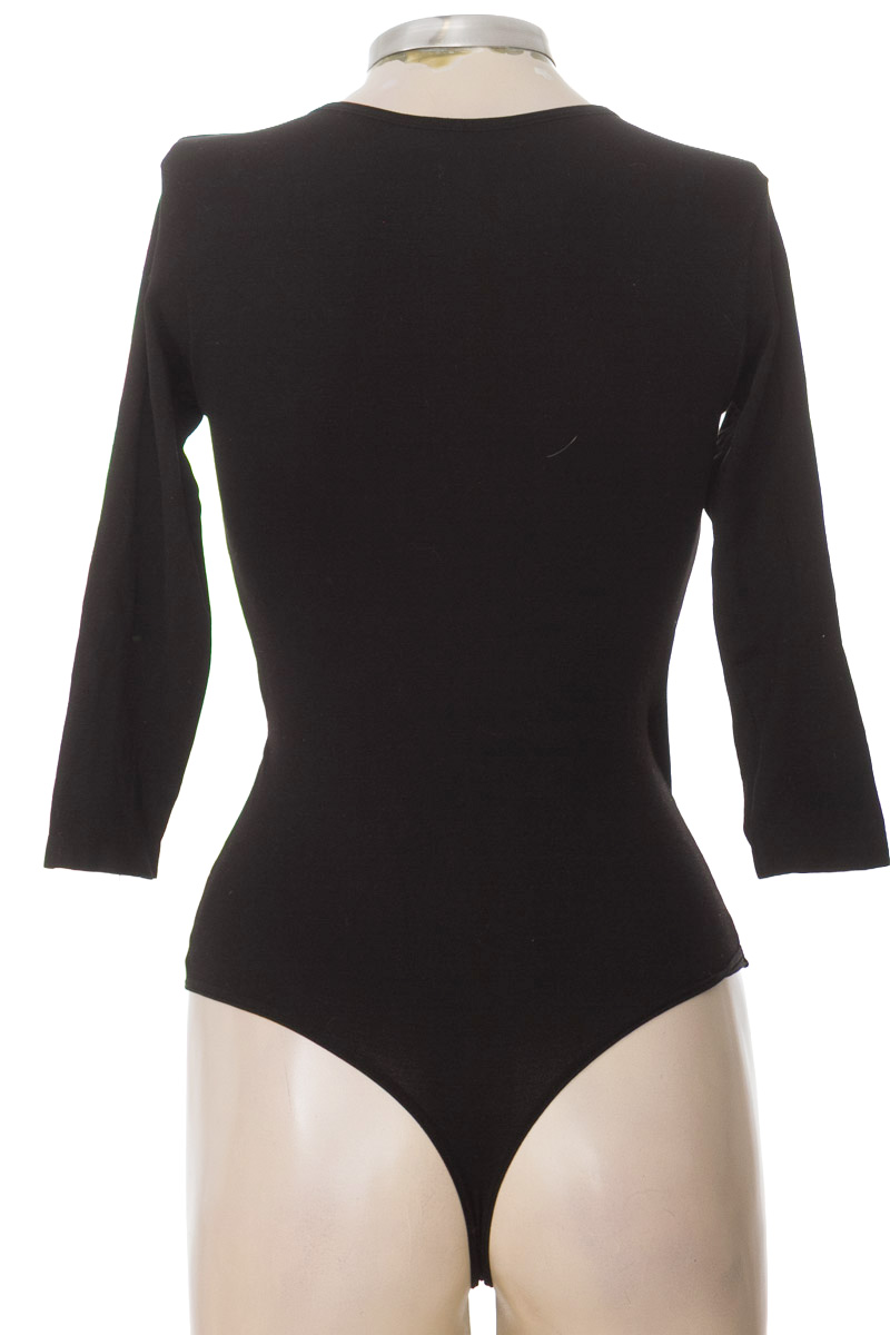 Top / Camiseta color Negro - SAMSARA