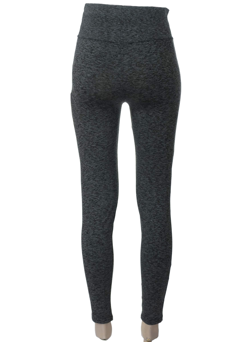 Ropa Deportiva / Salida de Baño color Gris - Deportivos Urquijo