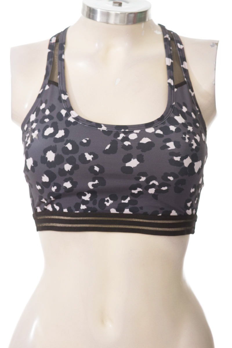 Ropa Deportiva / Salida de Baño color Gris - Closeando