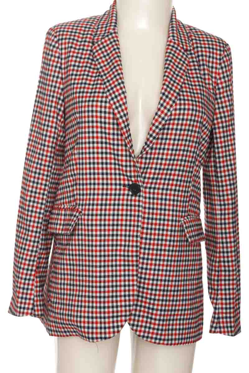 Chaqueta / Abrigo color Rojo - Stradivarius