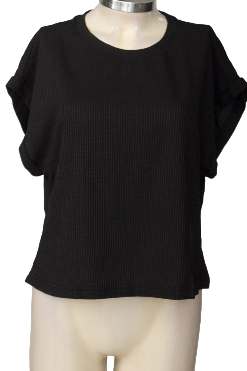 Top / Camiseta color Negro - Closeando
