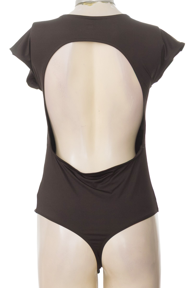 Top / Camiseta color Negro - Ostu