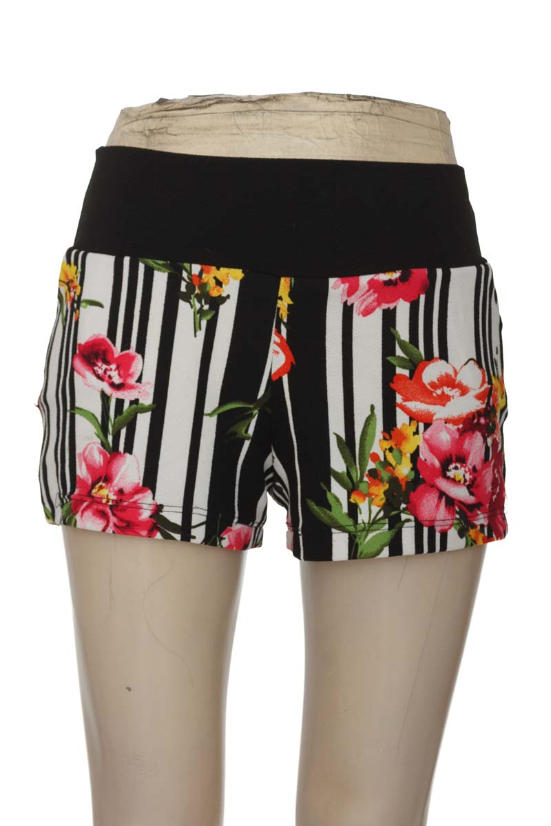 Short color Negro - Closeando