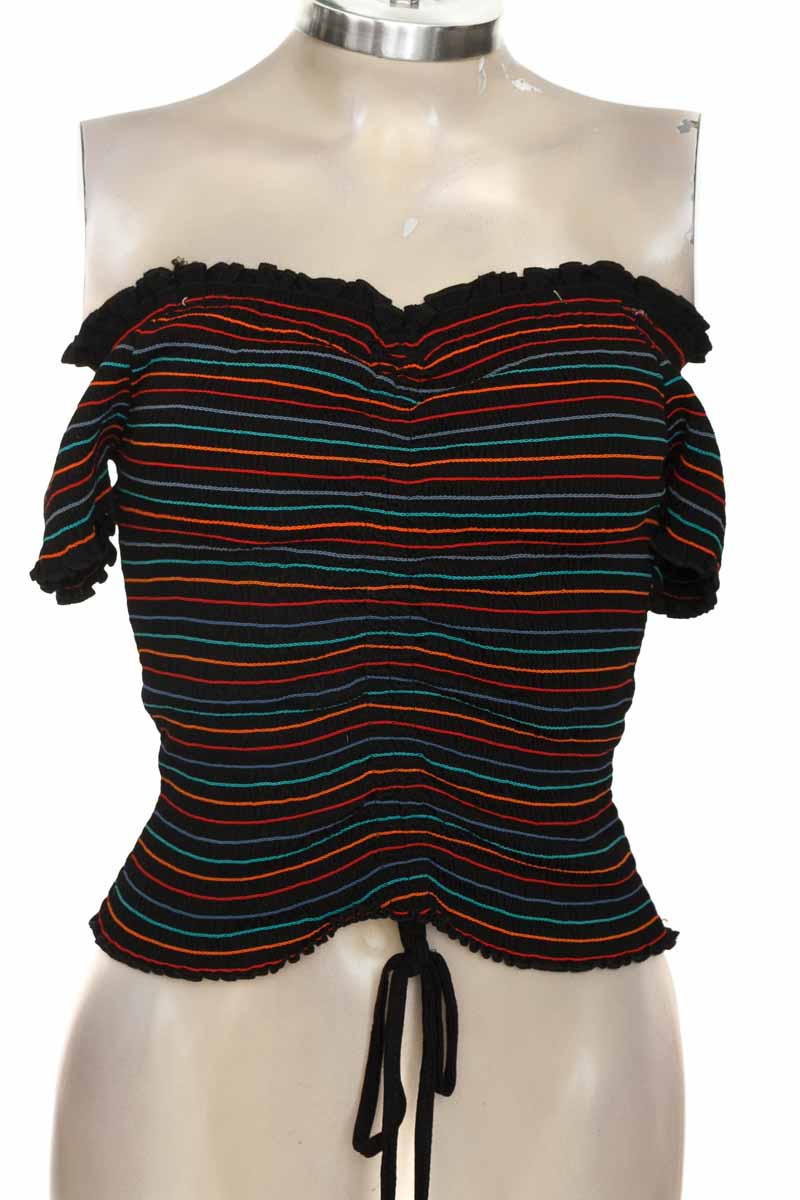 Top / Camiseta color Negro - Sofia's