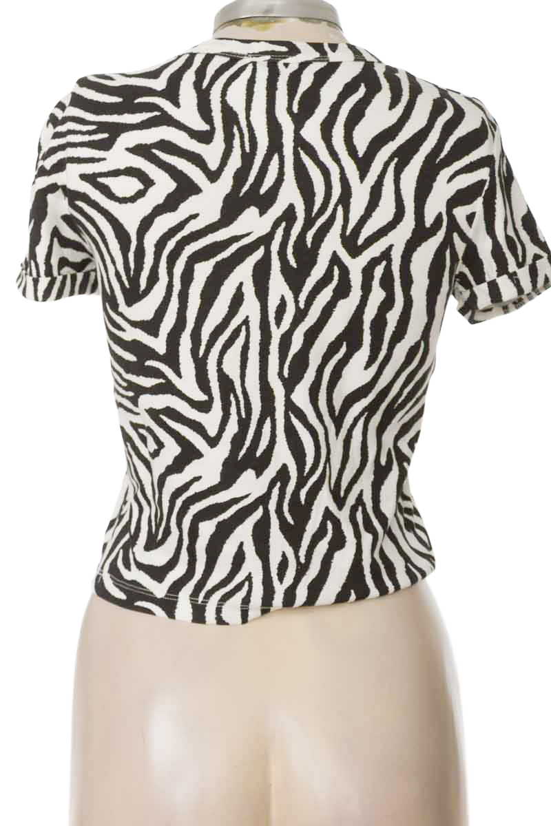 Top / Camiseta color Negro - Bershka