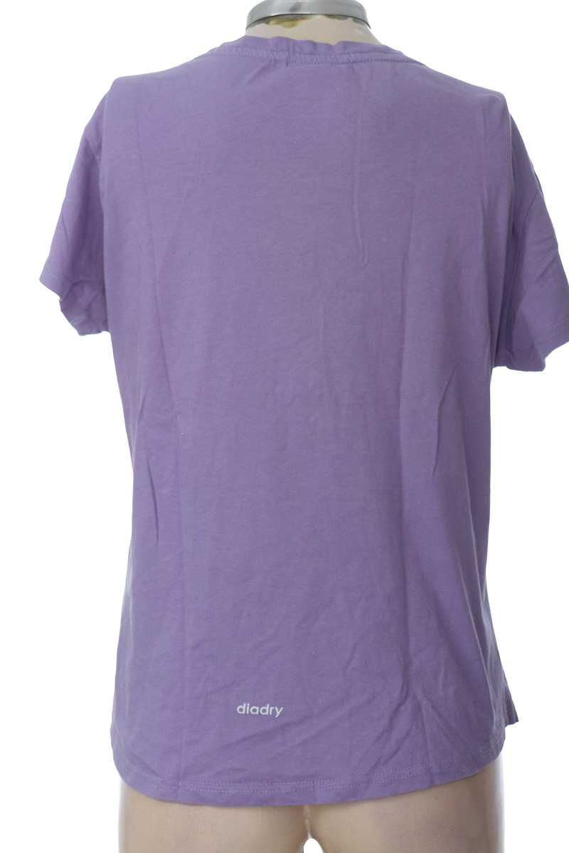 Ropa Deportiva / Salida de Baño color Lila - Diadora