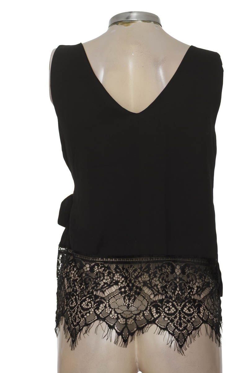 Blusa color Negro - Basement