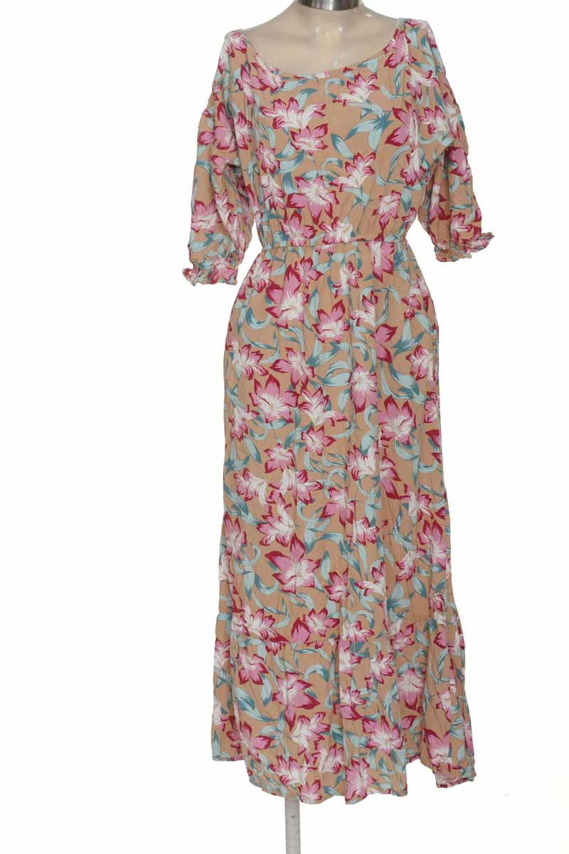 Vestido / Enterizo color Beige - Triccy