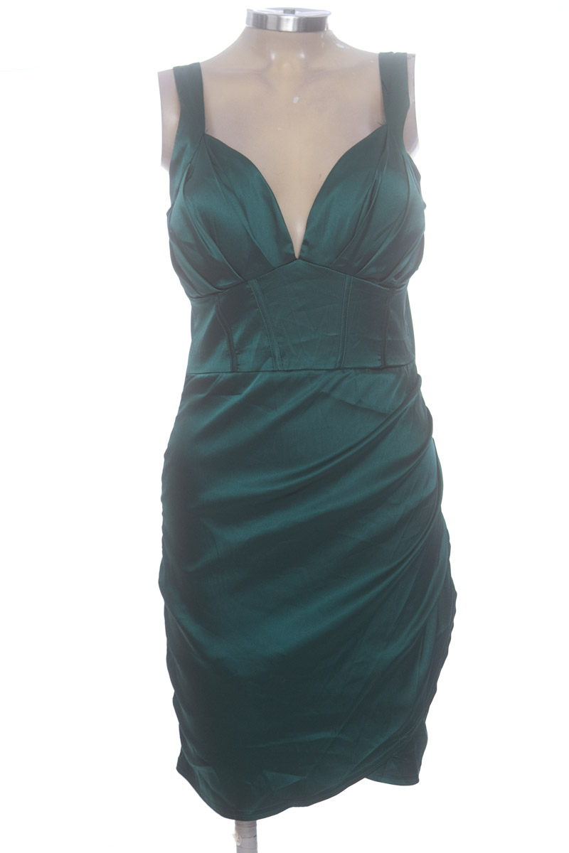 Vestido / Enterizo color Verde - Closeando