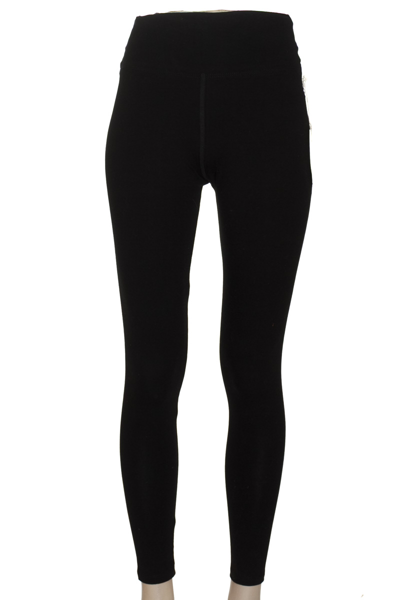 Ropa Deportiva / Salida de Baño color Negro - Closeando