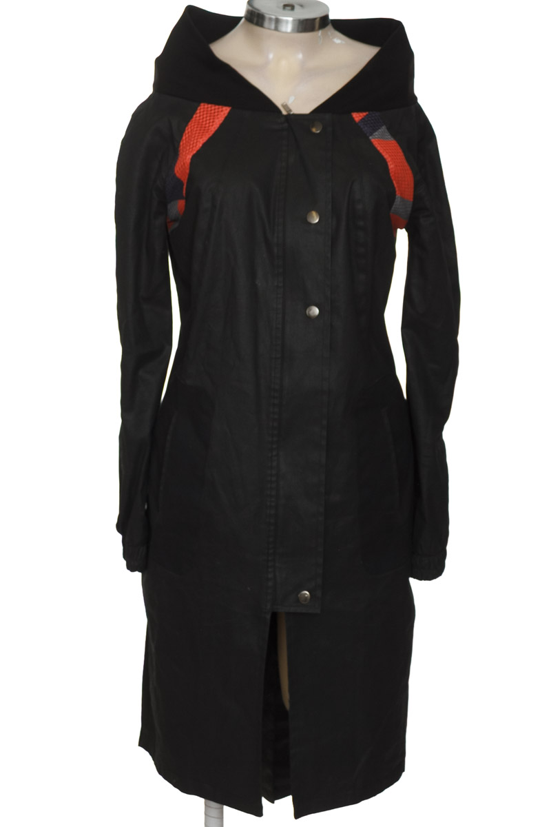 Chaqueta / Abrigo color Negro - Julieta Suárez