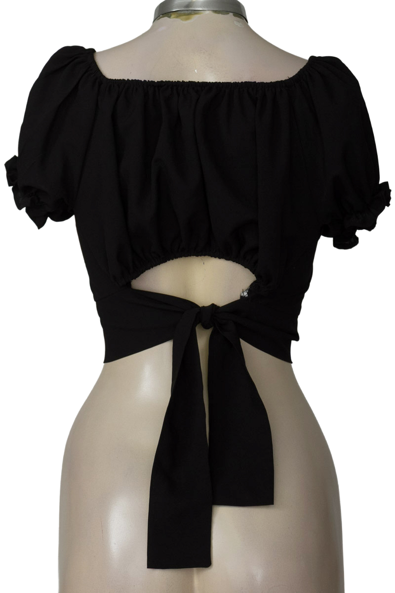 Top / Camiseta color Negro - Closeando