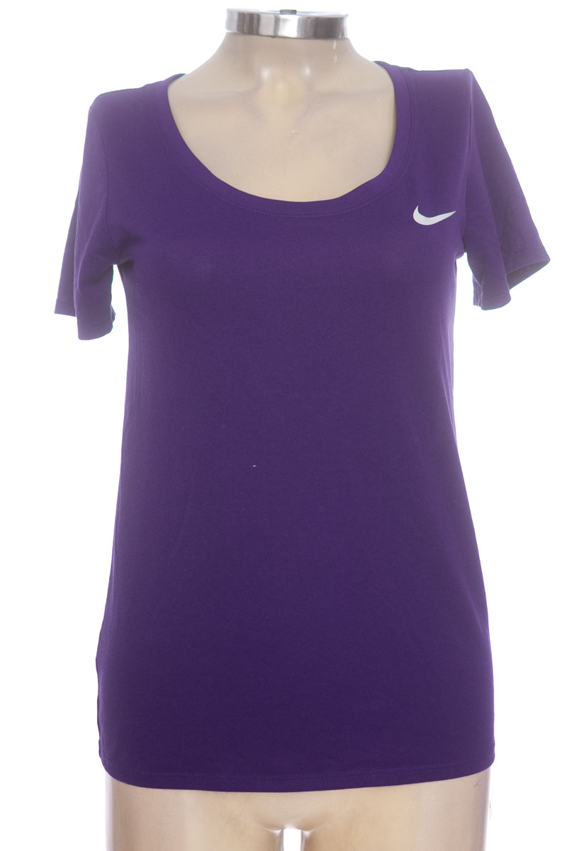Ropa Deportiva / Salida de Baño color Morado - Nike