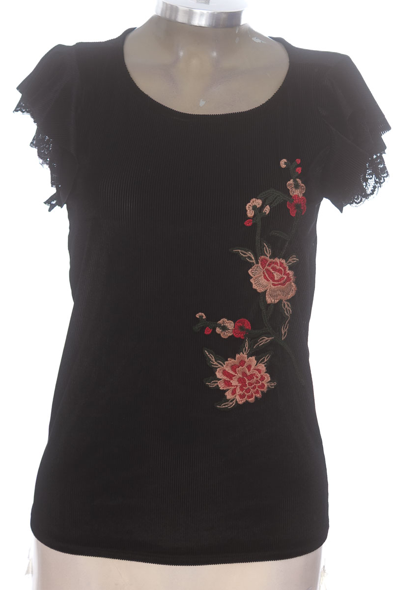 Top / Camiseta color Negro - ELA