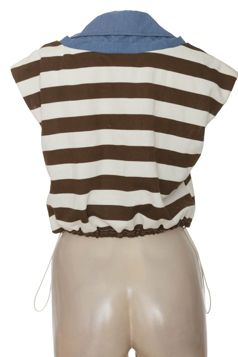Top / Camiseta color Café - Moonica