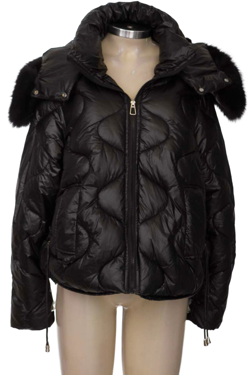 Chaqueta / Abrigo color Negro - Closeando