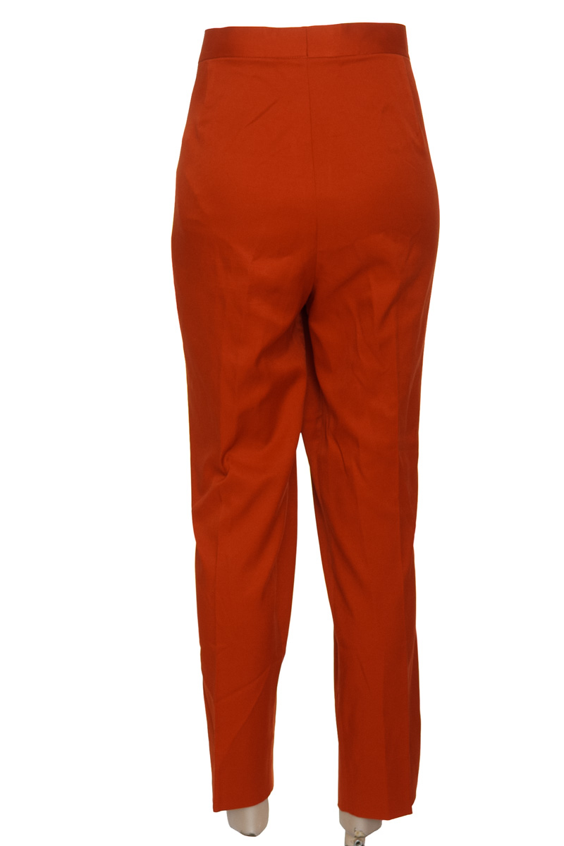 Pantalones color Naranja - Closeando