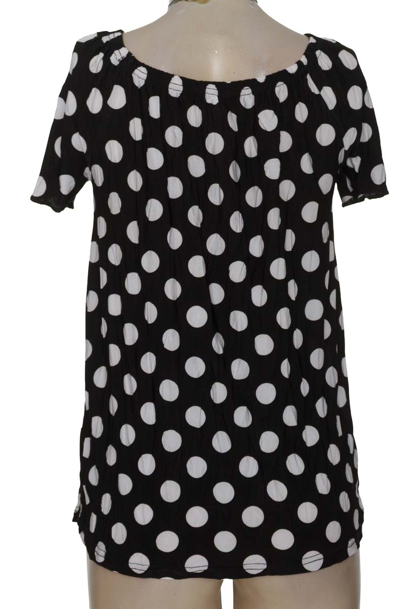 Blusa color Negro - Closeando