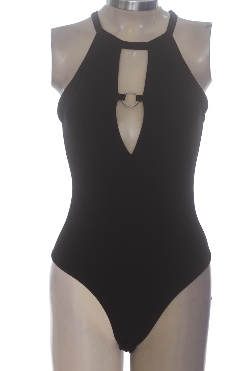 Top / Camiseta color Negro - Bershka