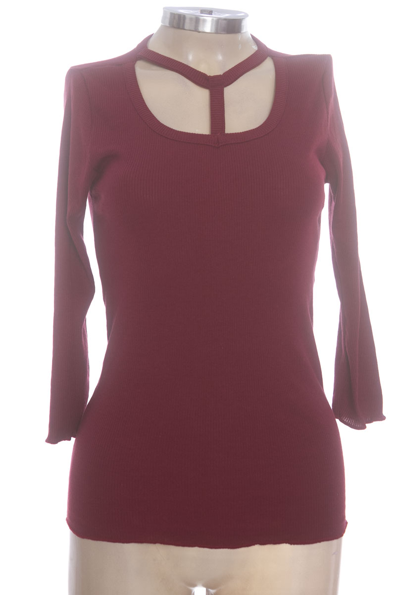 Top / Camiseta color Vinotinto - Casual By Croydon