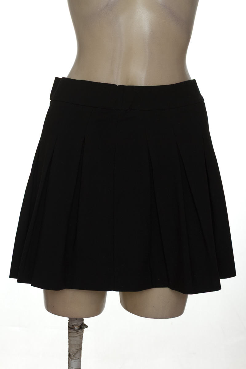 Falda color Negro - Stradivarius