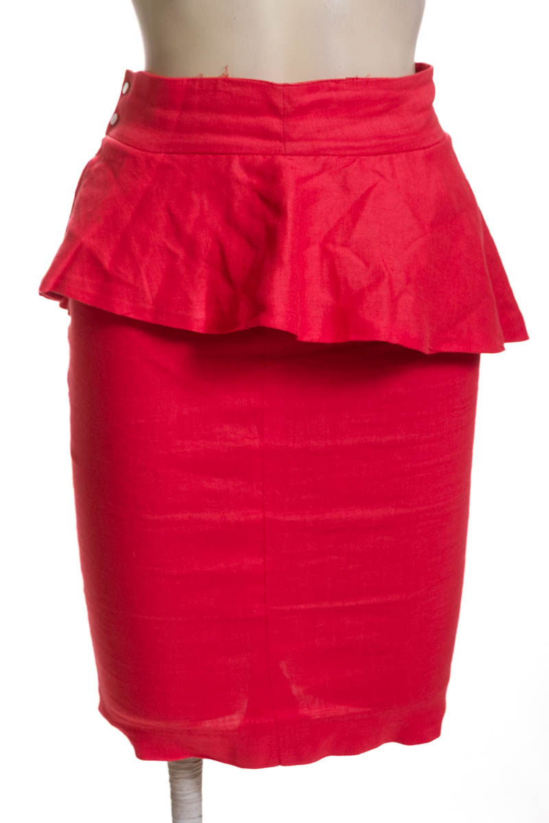 Falda color Fucsia - Zara