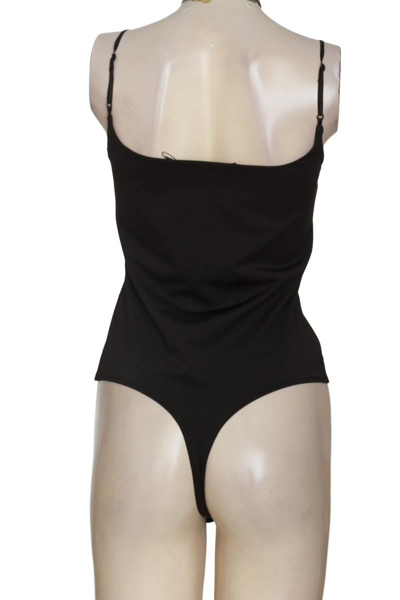 Top / Camiseta color Negro - Zara